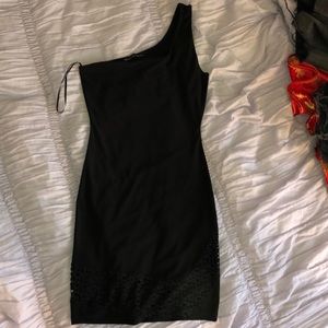 One shoulder tight black dress
